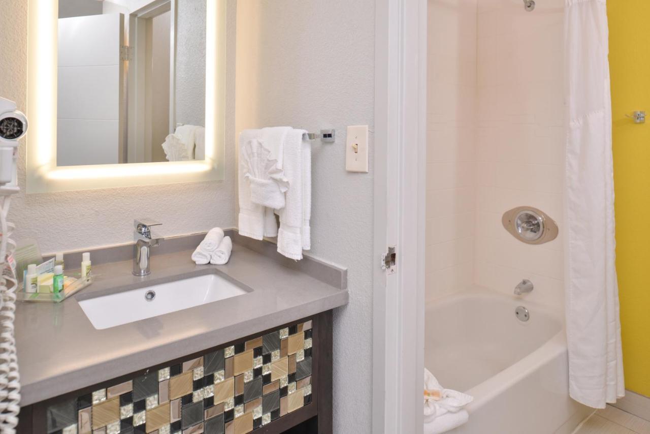 Holiday Inn Dallas-Richardson By Ihg Exterior photo