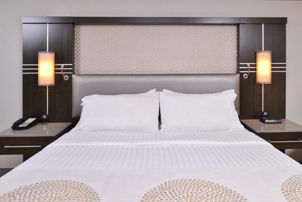 Holiday Inn Dallas-Richardson By Ihg Exterior photo
