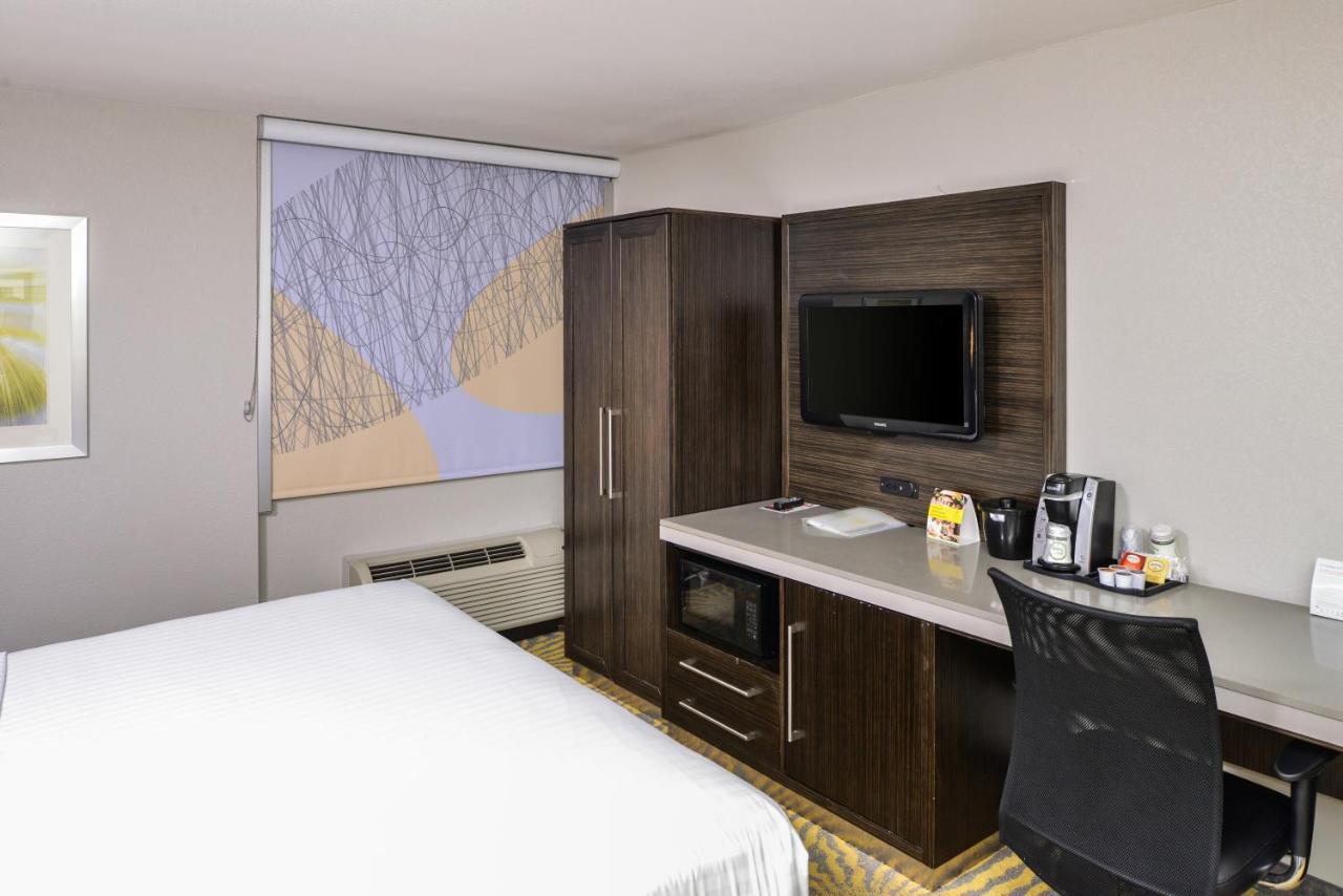 Holiday Inn Dallas-Richardson By Ihg Exterior photo